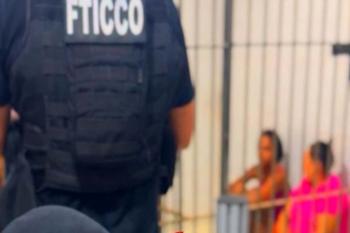 Policia fecha boca de fumo e prendem mulheres com quase 2 kg de drogas