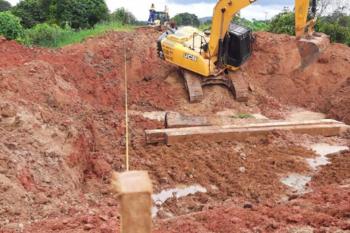 Prefeitura de Jaru trabalha na reconstrução de ponte sobre o Rio Tari na Linha 630 em Tarilândia