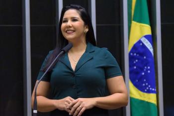 Deputada Cristiane Lopes Celebra A Transposio de mais 58 servidores do ex-territrio de Rondnia ao Quadro Federal