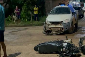 Carro atropela moto com casal e duas crianças na zona leste