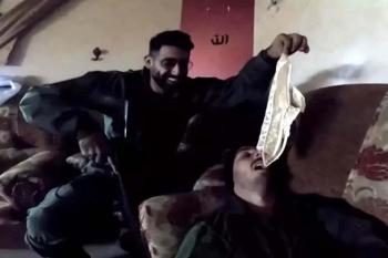 Soldados israelenses se filmam brincando com calcinhas de palestinas