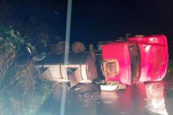 Caminhão Leiteiro tomba na RO 473 entre Urupá e Teixeirópolis