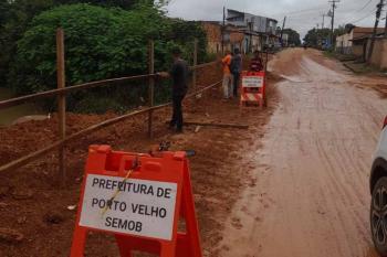 Obras no canal do bairro Tancredo Neves avançam com instalação de bueiros e grades protetoras