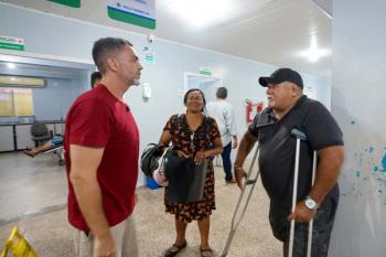 Prefeito de Porto Velho Léo Moraes visita UPA Leste durante o Carnaval e reforça compromisso com a saúde