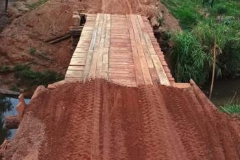 Ponte na Linha 180 Sul em Rolim de Moura é recuperada pela Semosp