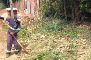 Secretaria Municipal do Meio Ambiente realiza limpeza nos espaços públicos