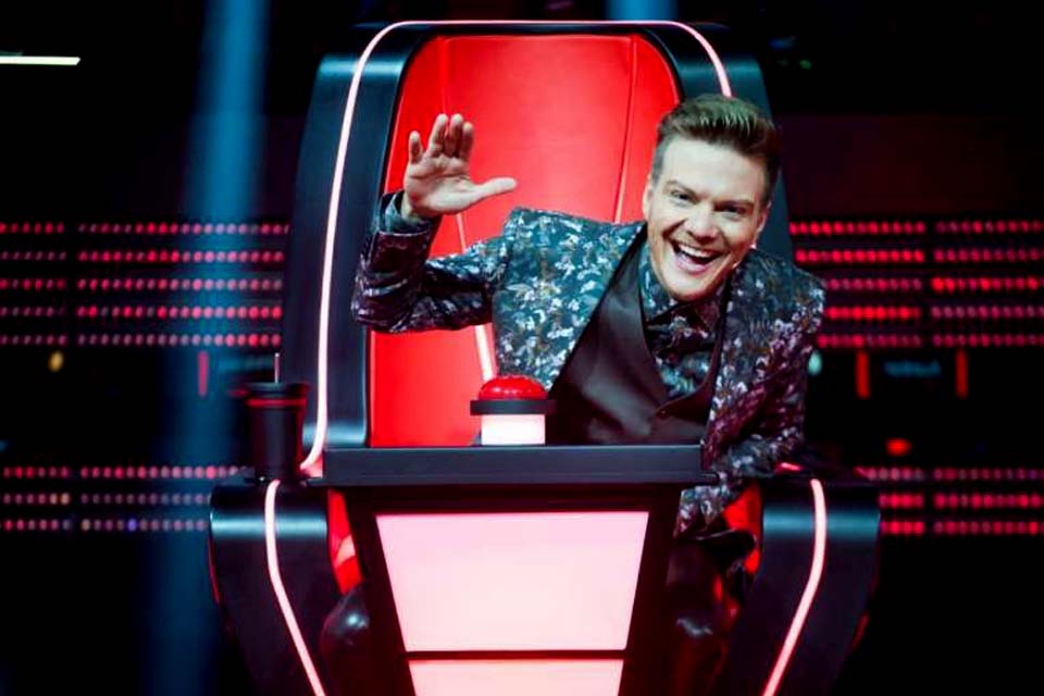 Michel Teló anuncia retorno de gravações do “The Voice Brasil”