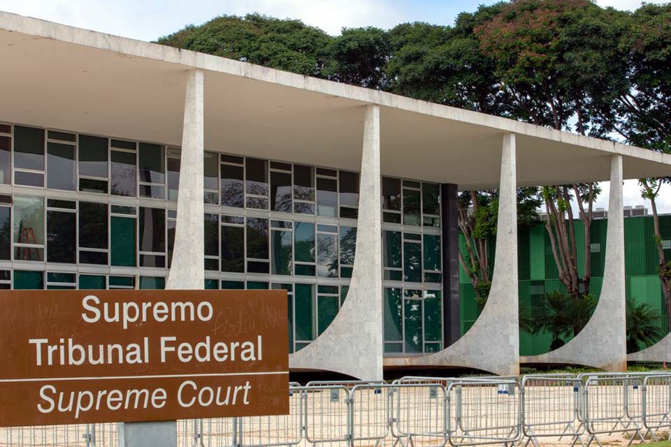 STF decide sobre negociação prévia de demissões em massa