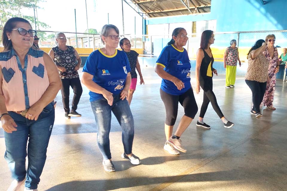 Emoção e alegria marcam comemoração especial pelo Dia das Mães no Projeto Viver Ativo