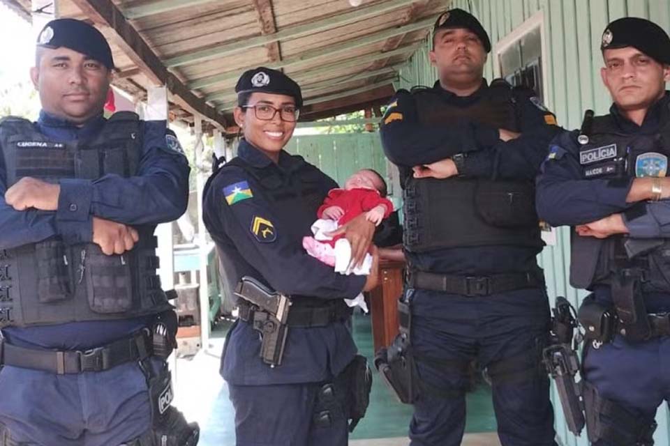 Bebê recém-nascido é salvo por militares após engasgar em Ariquemes