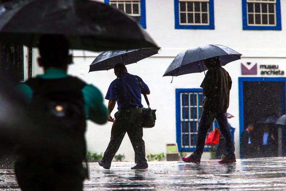  Instituto Nacional de Meteorologia alerta para chuvas intensas em Brasília e em 12 estados