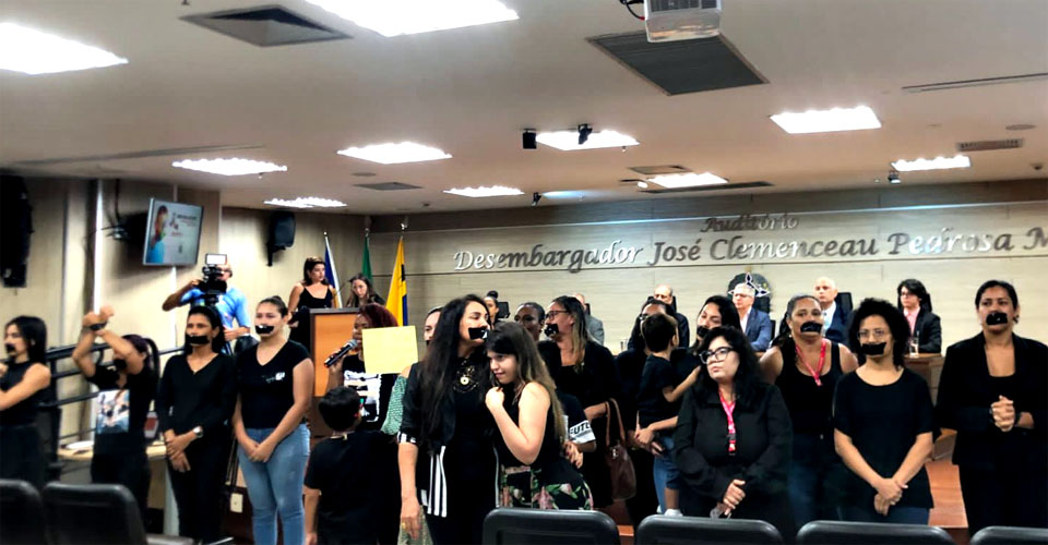 Em evento no Tj-RO, mães atípicas protestam contra descaso do poder público