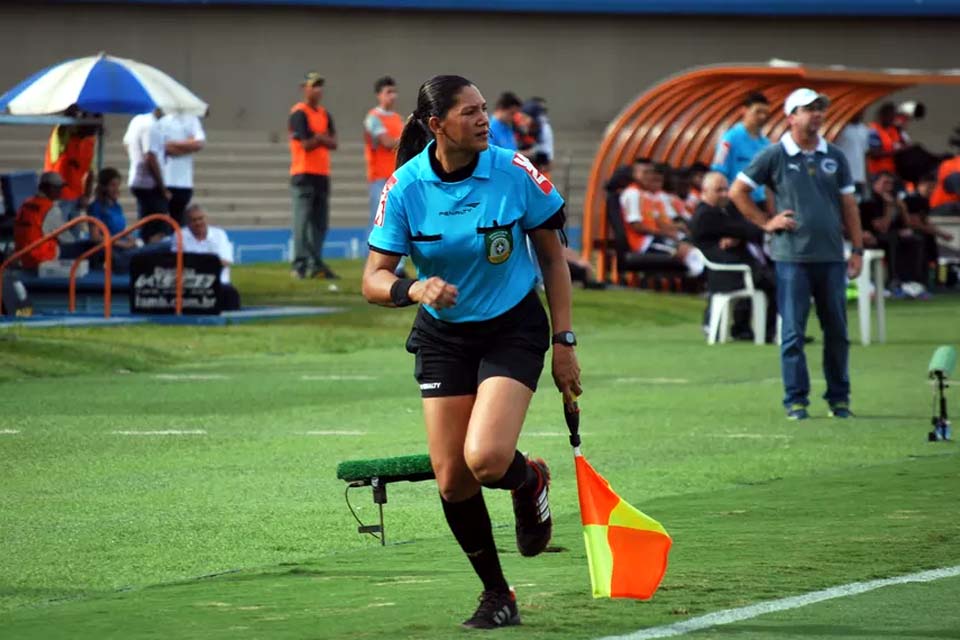  Márcia Bezerra Lopes é escalada para primeiro jogo entre Corinthians e Flamengo