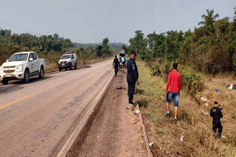 Mãe e filho de 8 meses morrem em capotamento na BR-364 