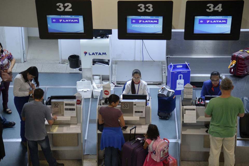 Covid-19: MPF recomenda cancelamento de passagens aéreas sem ônus