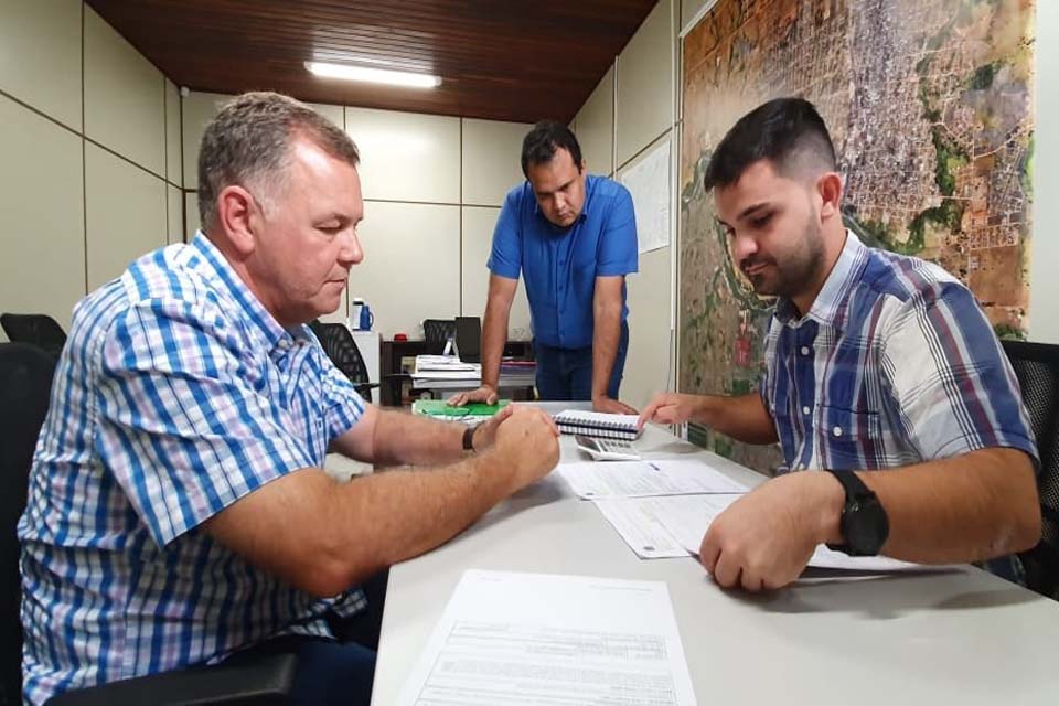 Ação Política do Deputado Federal Lúcio Mosquini Melhora a BR-364 em Jaru