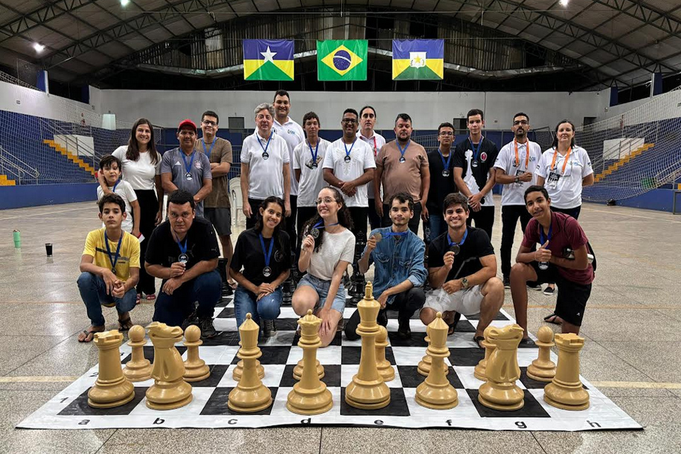 Torneio de Xadrez promovido pela Prefeitura de Jaru reúne mais de 40 atletas em 10 horas de competição