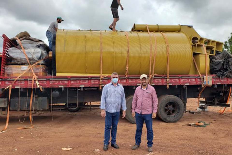 Município recebe dois secadores de café para beneficiar associação de produtores rurais