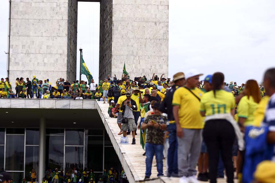 CBF condena uso da amarelinha em atos antidemocráticos e de vandalismo