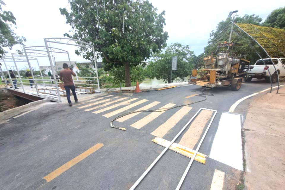 Semtran reforça sinalização em frente ao Parque da Cidade