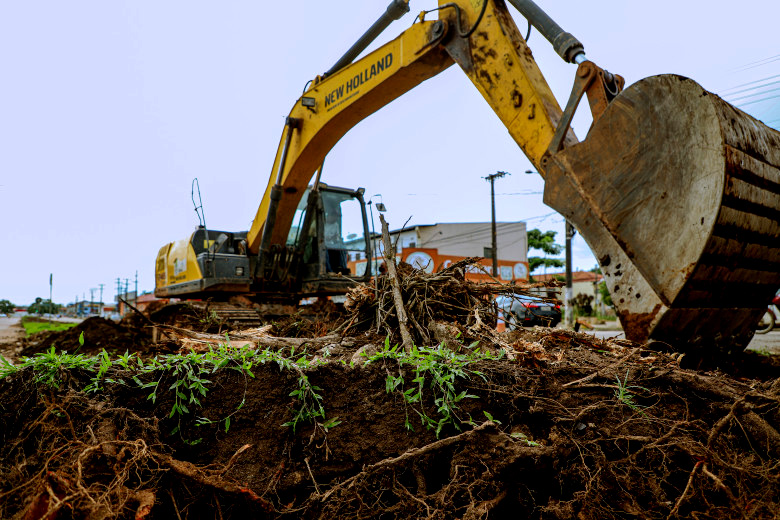 Em Porto Velho, recuperação da rede de drenagem da avenida Tiradentes segue acelerada