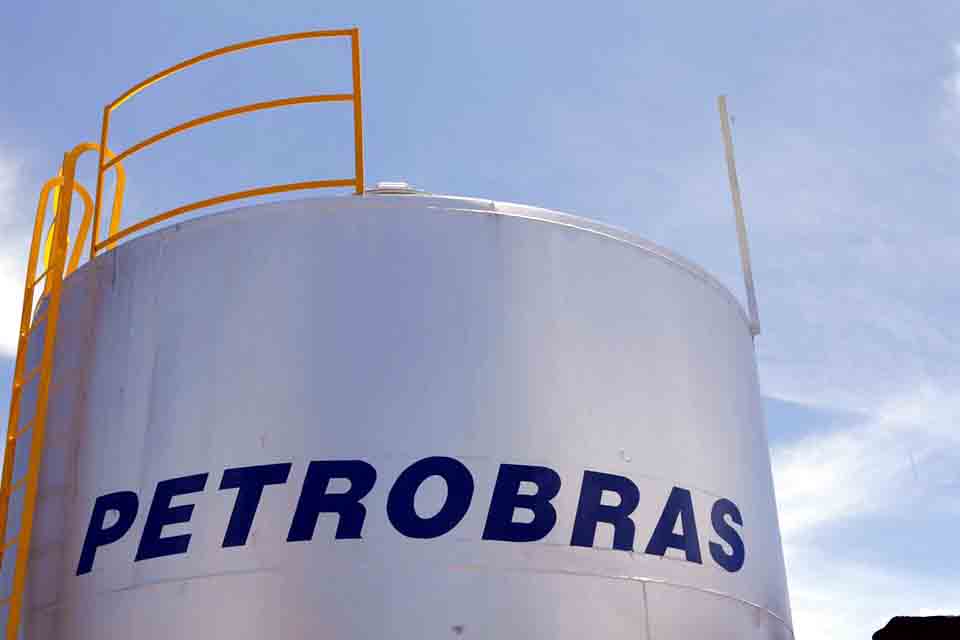 Uso médio de refinarias da Petrobras se aproxima de 90%