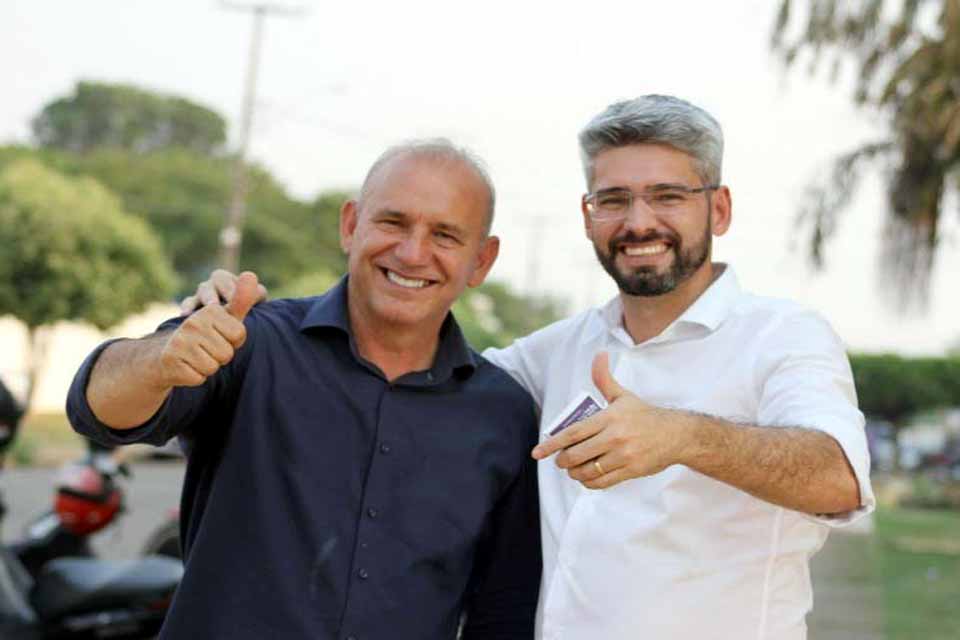 Cerejeiras, do primeiro prefeito eleito, Adelino Neiva, ao filho, deputado Ezequiel Neiva, o maior investidor do município