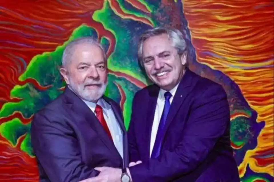 Presidente eleito, Lula se reúne com presidente argentino Alberto Fernández