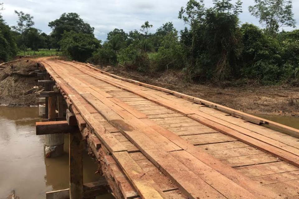 Prefeitura conclui ponte do travessão das linhas 192 e 196, uma das mais extensas do município