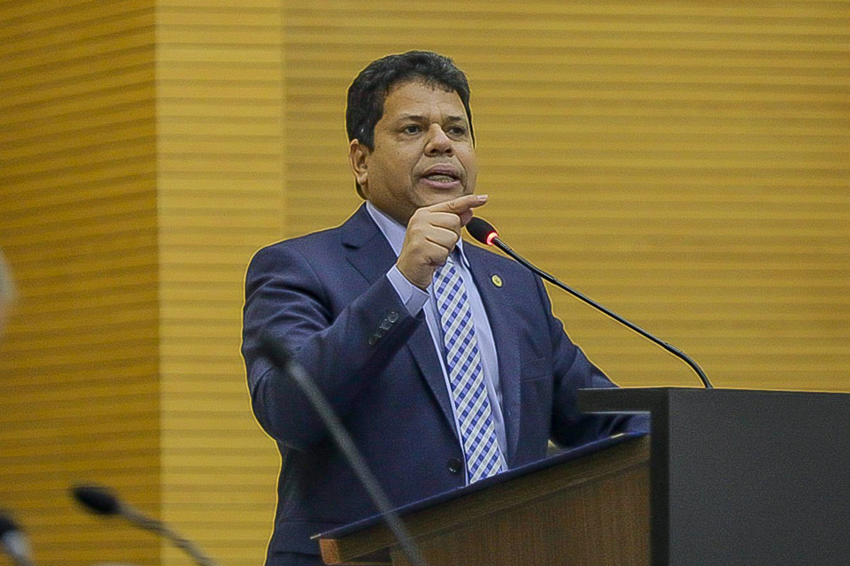 Deputado Jair Montes cobra aplicação da lei que regulamenta a Polícia Penal