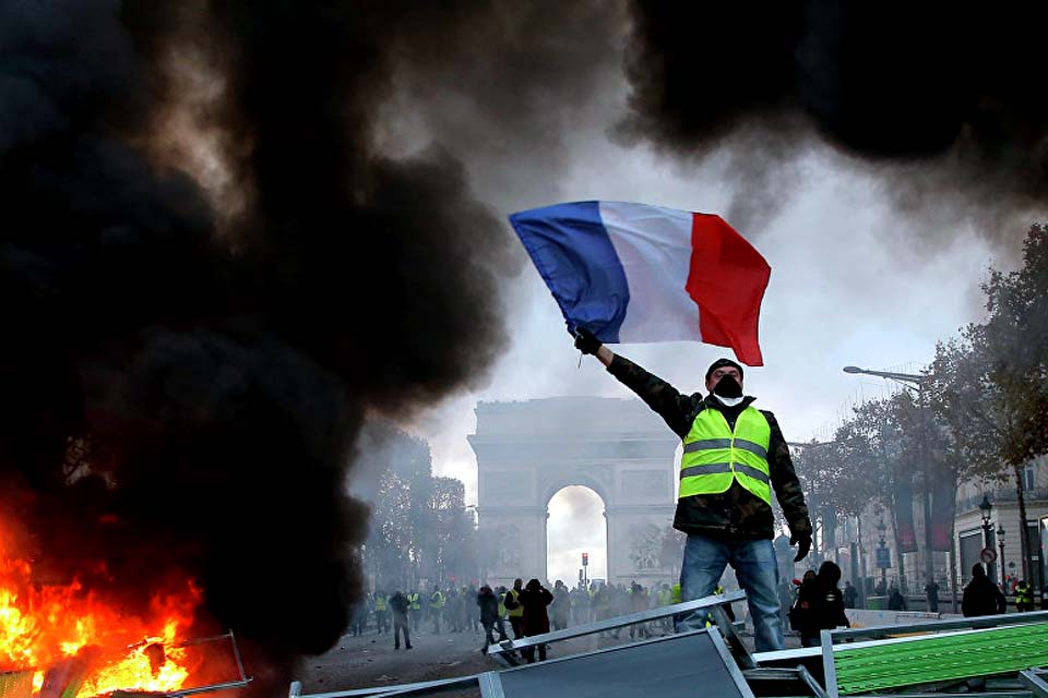 Paris enfrenta greve geral que pode atingir outras cidades da França