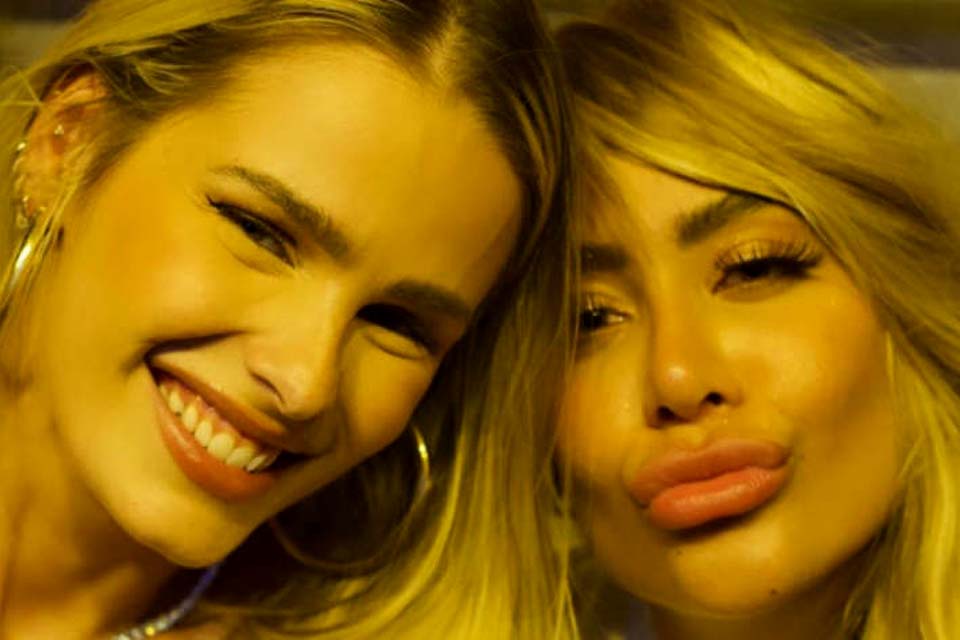 Rafaella Santos curte show com Yasmin Brunet após festejar aniversário com Gabriel Medina