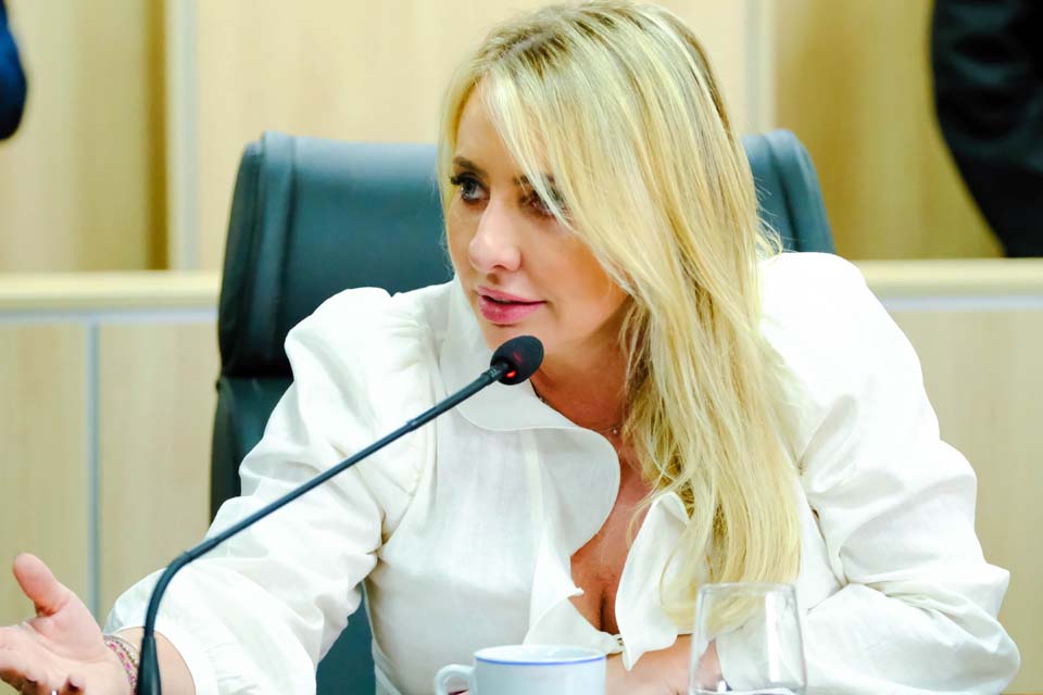 Ieda Chaves destina emenda para apoiar o transporte de pacientes de Castanheiras