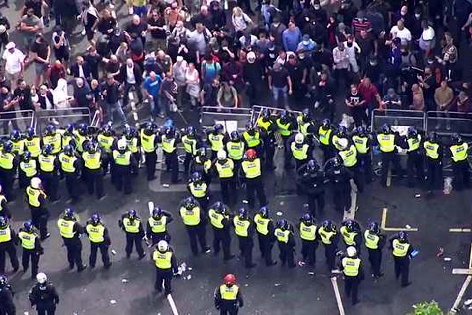 Polícia britânica pede que agentes respeitem protestos contra a monarquia