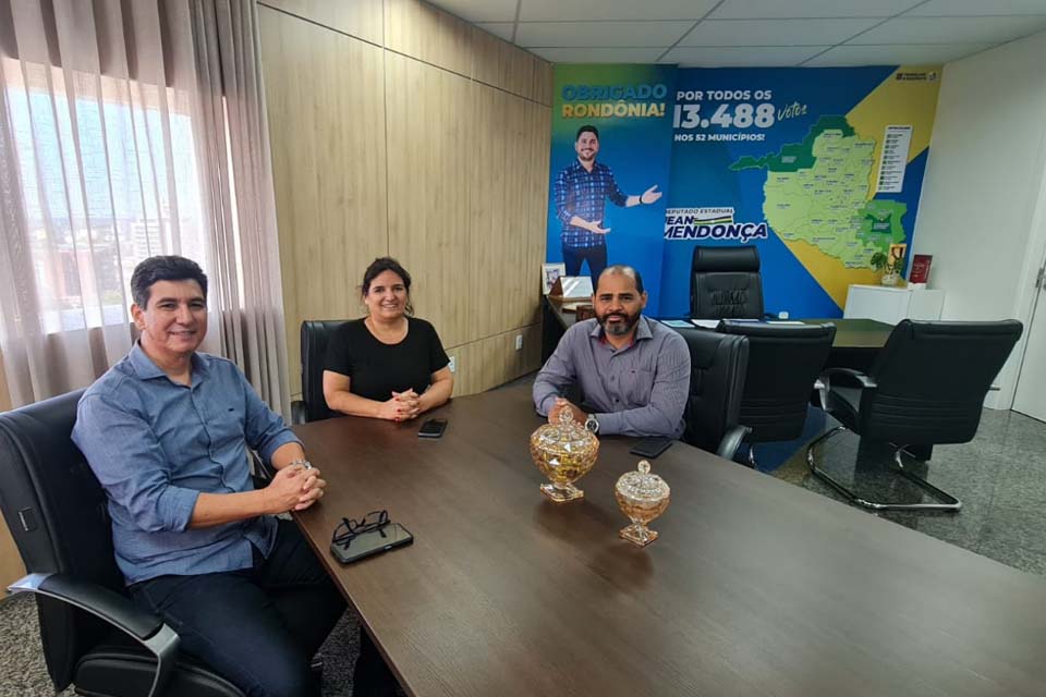 Gabinete do deputado Jean Mendonça recebe presidente e vice-presidente do Sindicato dos Peritos Criminalísticos do Estado de Rondônia