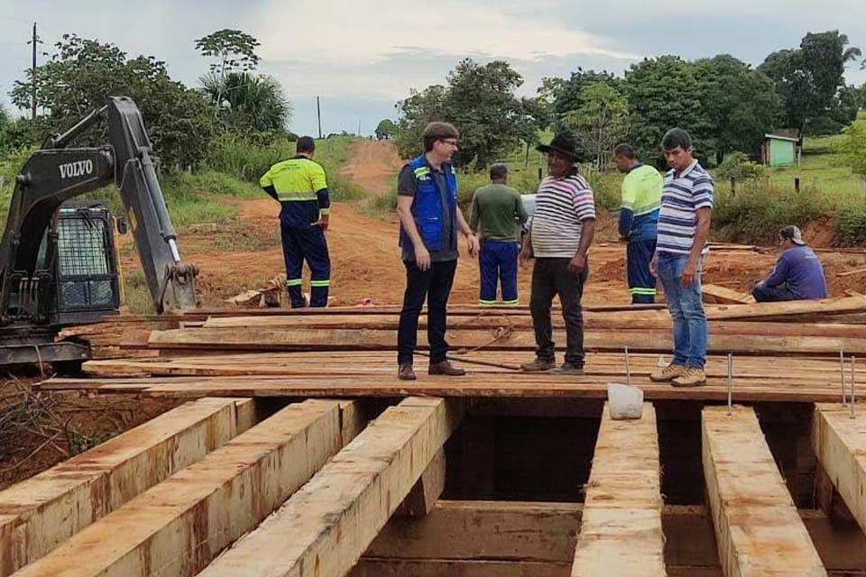 Obras de construção da ponte sobre o Rio Verde na Linha 608 chegam à reta final