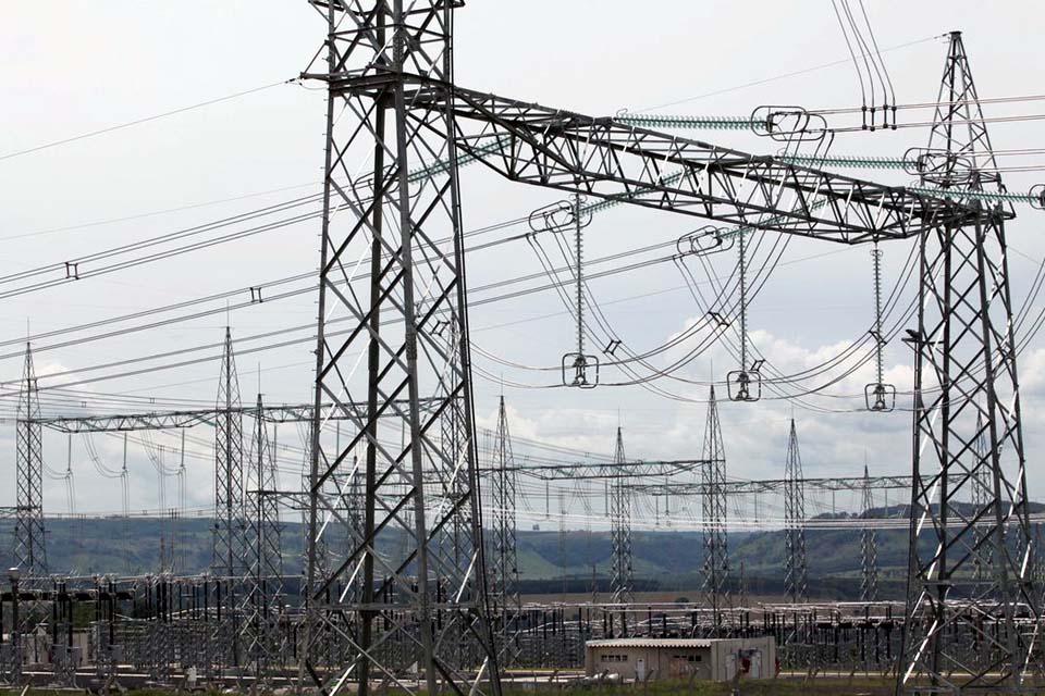 Governo quer acelerar importação de energia da Venezuela para Roraima