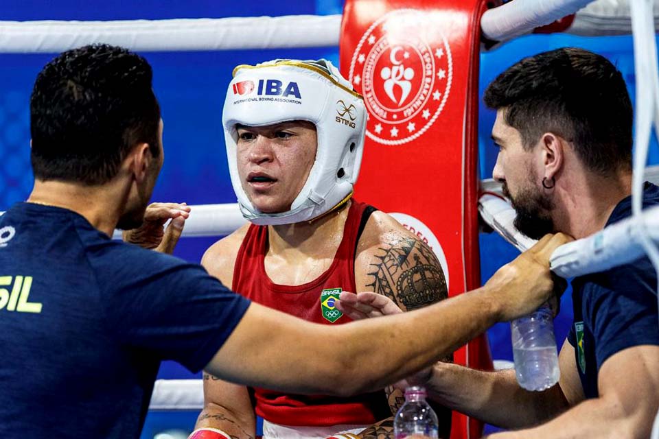 Bia Ferreira é vice-campeã mundial após derrota para norte-americana