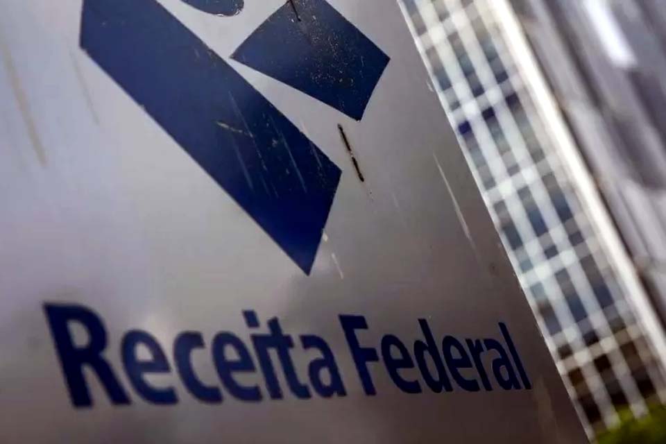 Governo publica edital de concurso da Receita Federal com salário de até R$ 21 mil