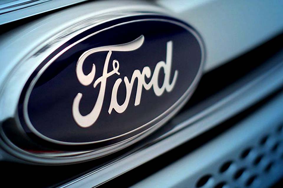 Ford suspende demissões e mantém negociação com trabalhadores