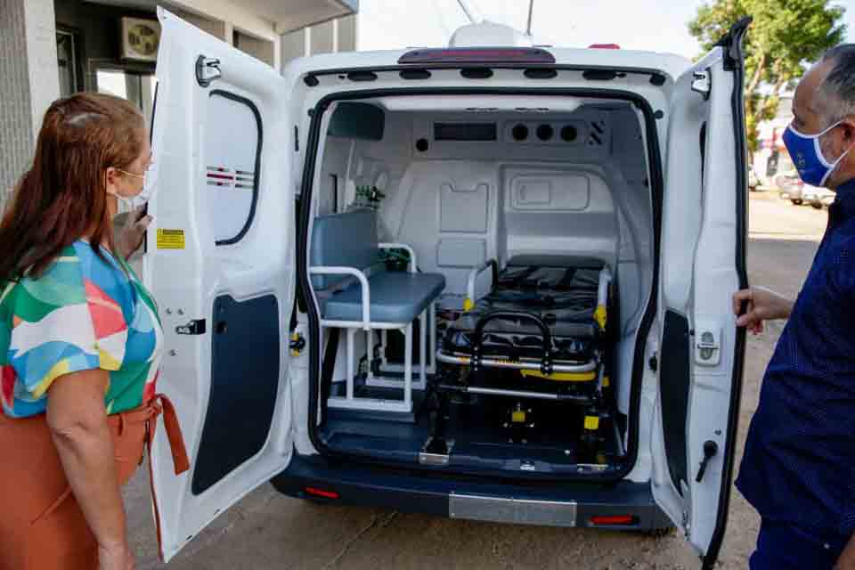 Hospital de Campanha de Rondônia recebe ambulância doada pelo projeto “Craques da Saúde” da CBF