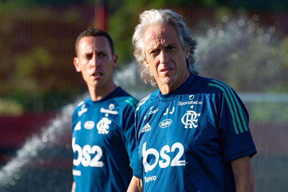 Interino do Benfica evita comentar possível contratação de Jorge Jesus