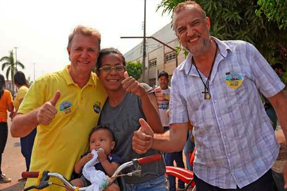 Prefeito de Alvorada do Oeste Vanderlei Tecchio declara apoio à reeleição do deputado Luizinho Goebel