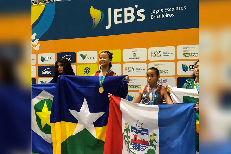 Atleta porto-velhense que vende doces para custear suas despesas é medalha de ouro no JEBS