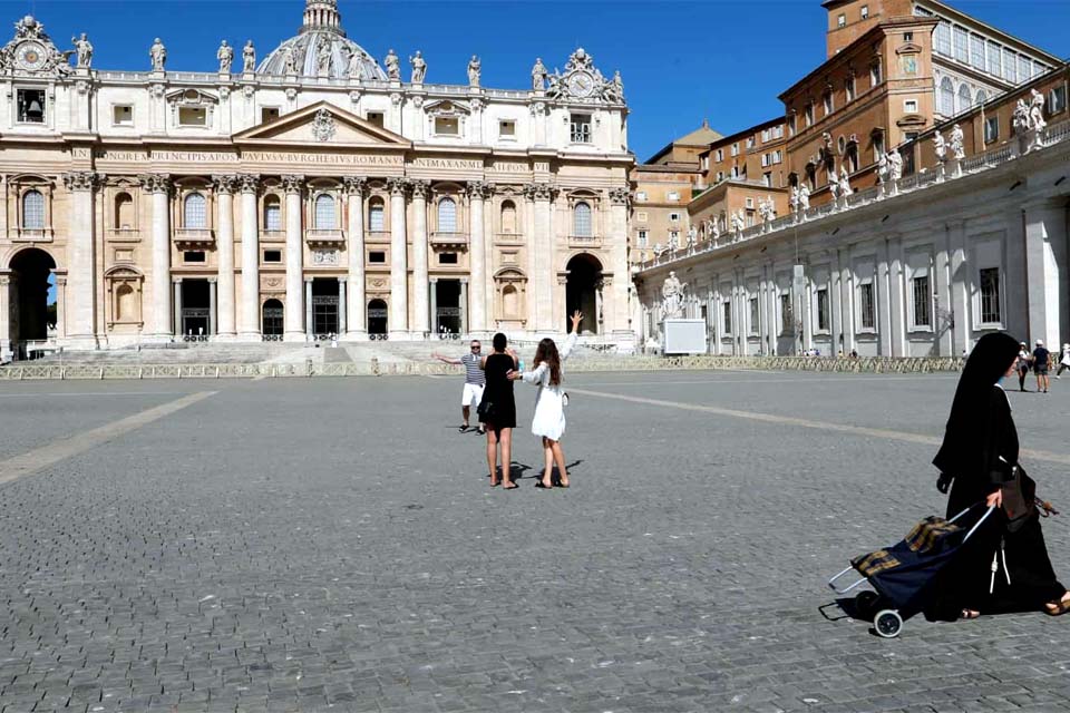 Vaticano considera 