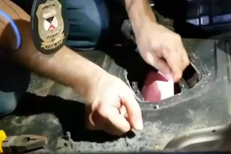 Denarc prende casal com 12 quilos de cocaína em tanque de carro