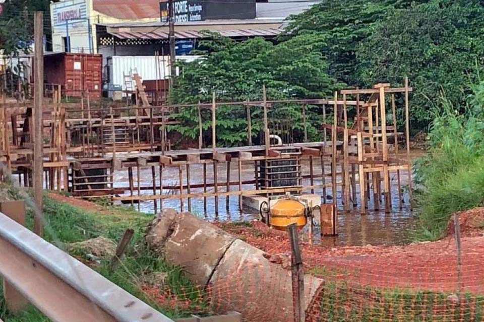 Obras de ponte geram insatisfação popular e trazem prejuízos ao comércio local