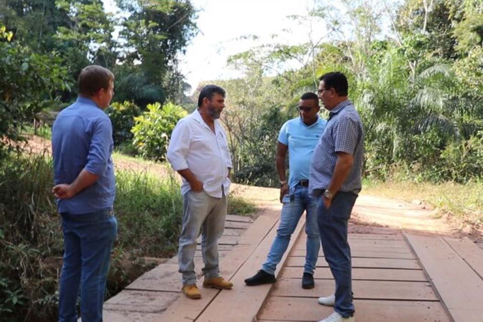 Parceria entre prefeituras de Rolim de Moura Santa Luzia vai construir ponte de concreto na linha 172 sul, divisa dos municípios