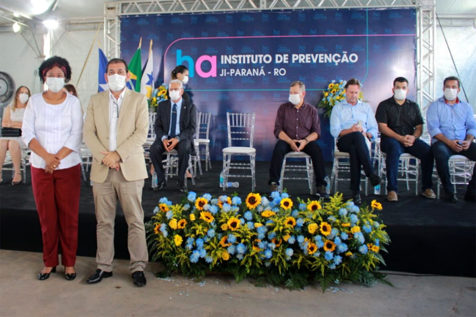 Deputado Laerte Gomes homenageia deputada federal Silvia Cristina com o Título Honorífico de Cidadã do Estado de Rondônia