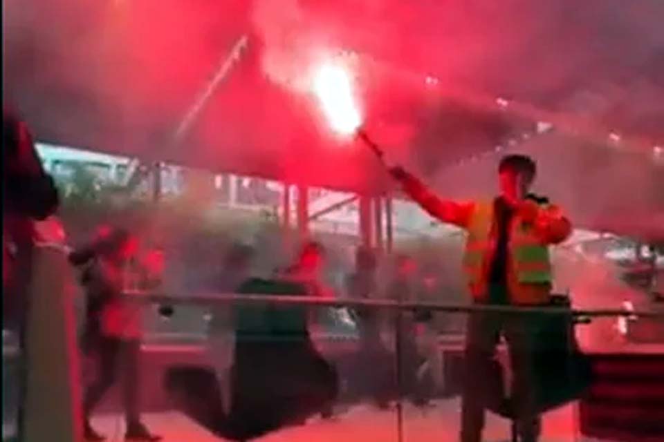 Protestos em Paris: manifestantes vão às ruas e invadem lojas de luxo